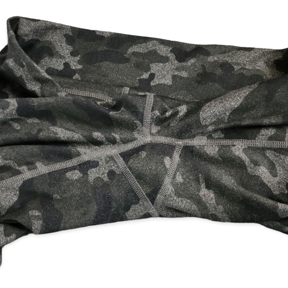 Fabletics Powerhold Highwaisted Leggings - Picture 7 of 8